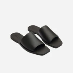 Mila Slide • Black - 100496689 -Melissa Sales Store PhpJUHReH1p89GfALOfQWV5dI 70208.1710335322